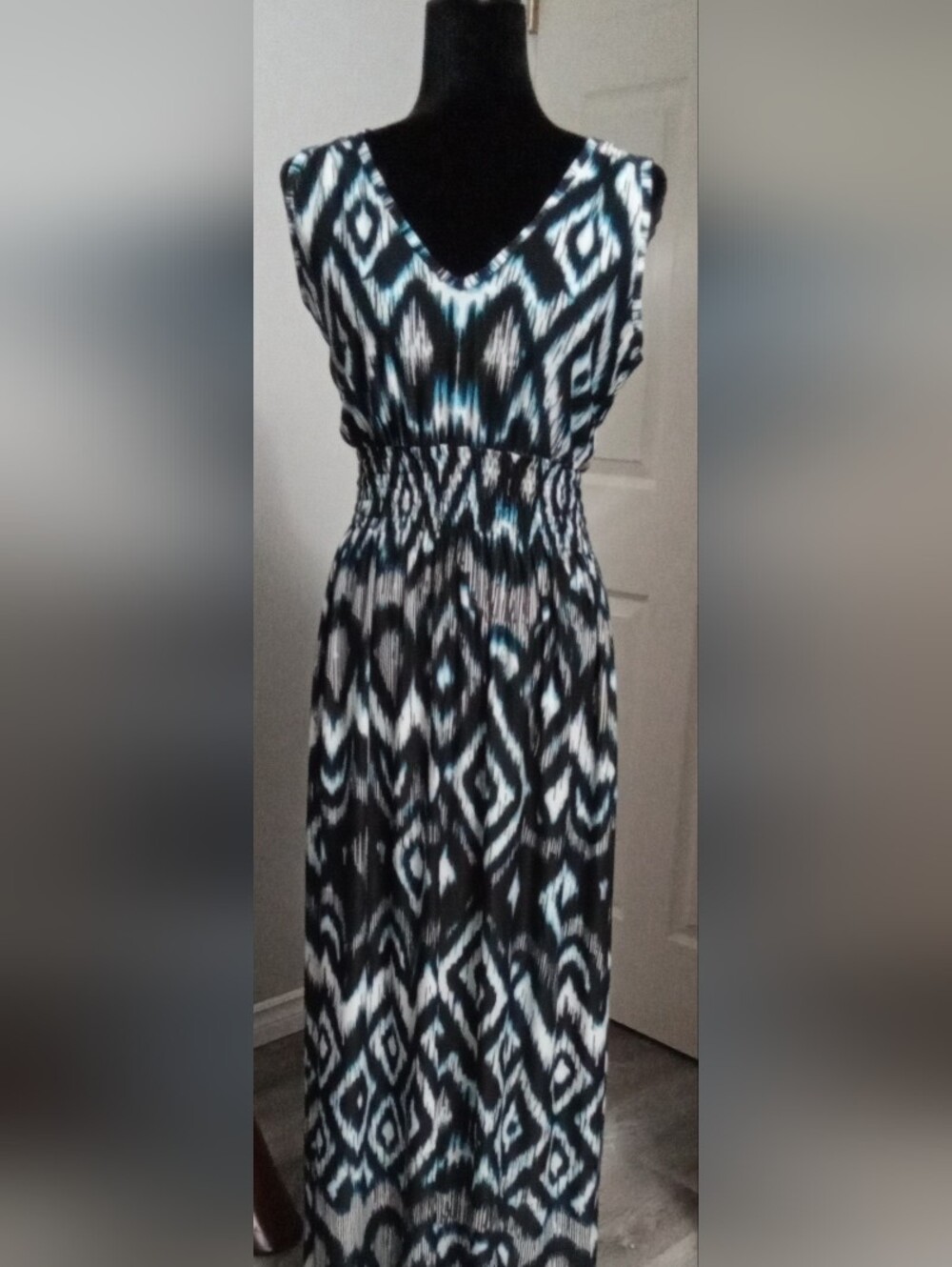 5/$20**Chai S/M Maxi Dress With A Smocked Waist And Sleeveless